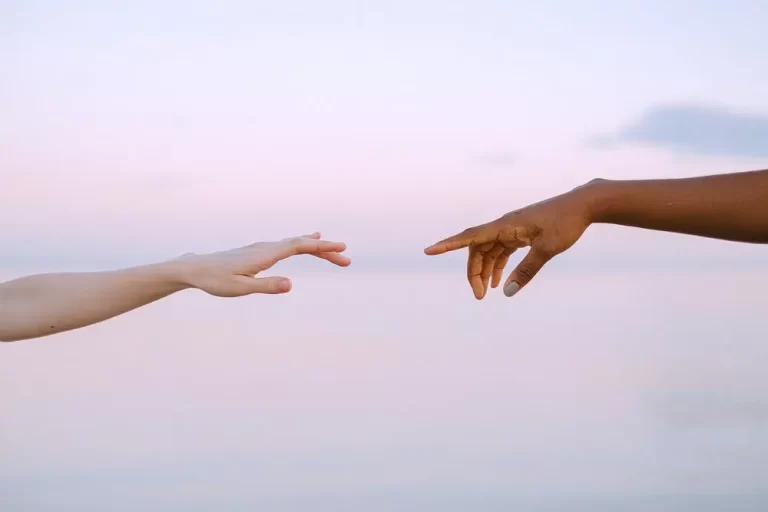 How to Keep the Spark Alive in a Long Distance Relationship How to Keep the Spark Alive in a Long Distance Relationship